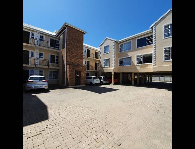 2 BEDROOM APARTMENT FOR SALE IN KINGSWOOD